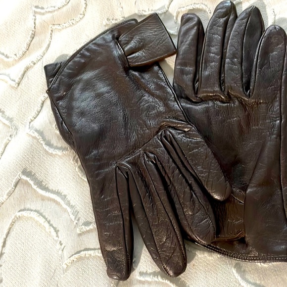 Salvatore Ferragamo size 7 brown lined gloves , hardly worn, soft leather. - Picture 3 of 6